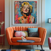 Модерна слика на платно со мотив Marilyn Monroe - Rebelka vo farbách во жолто-црвено нијанси, енергична атмосфера, слава и иконографија | Слика Marilyn Monroe - Rebelka vo farbách – производ