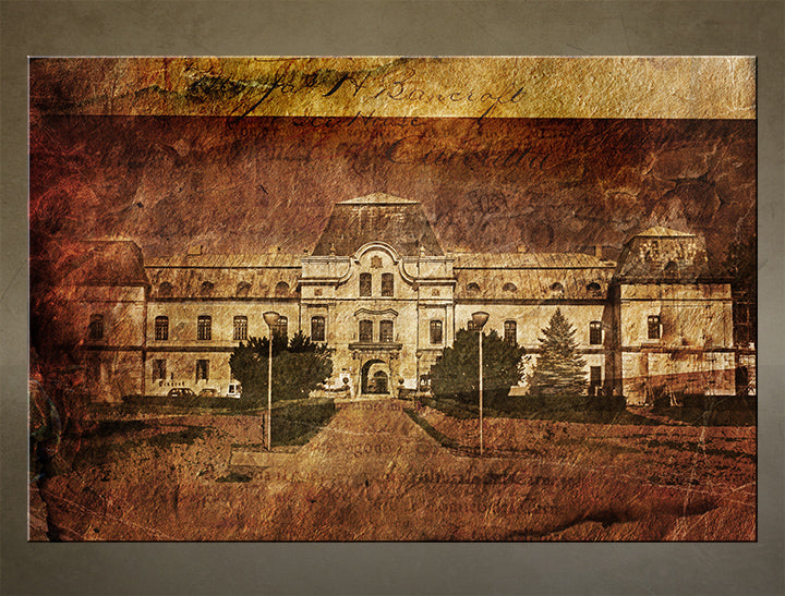 Винтиџ слика на платно со мотив архитектура во кафеаво нијанси, носталгична атмосфера, погоден за работна соба | Humenné – главна
