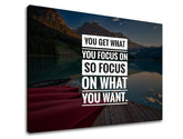 Модерна слика на платно со мотив You get what you focus, планини, езеро, пејзаж, мотивациски цитат во бело-сино нијанси, внатрешен мир и природа – производ