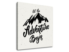 Арт деко слика на платно со мотив Let the adventure begin, планини, патнички мотив, мотивациски цитат во бело-сиво нијанси, погоден за дневна соба – производ