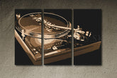 Рачно насликана слика на платно со мотив DJ во кафеаво-кремово нијанси | Рачно насликана POP Art слика DJ, ѕидна декорација – производ