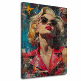 Модерна слика на платно со мотив Marilyn Monroe - Ikona v žiari svetiel во црвено-сино нијанси, слава и иконографија | Слика Marilyn Monroe - Ikona v žiari svetiel – главна