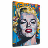 Модерна слика на платно со мотив Marilyn Monroe - Kapitalistický šarm во златно-црвено нијанси, смела атмосфера, слава | Слика Marilyn Monroe - Kapitalistický šarm – главна