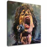 Модерна слика на платно со мотив Mick Jagger - Legenda na pódiu, микрофон во црвено нијанси, страствена атмосфера, страст | Слика Mick Jagger - Legenda na pódiu – главна