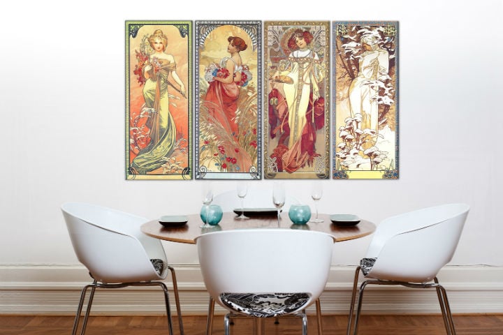 Винтиџ слика на платно со мотив ŠTYRI ROČNÉ OBDOBIA 120x70 cm – Alfons Mucha, мапа во зелено-златно нијанси закачена во ентериер на кујна – ентериер