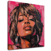 Рачно насликана слика на платно со мотив Tina Turner - Кралица rocku, слушалки во кафеаво нијанси, сензуална атмосфера, убавина | Слика Tina Turner - Кралица rocku – главна