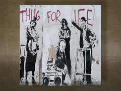Класична слика на платно со мотив Street ART – Banksy во бело-црвено нијанси, градски живот, погоден за канцеларија | Слика на платно Street ART – Banksy – главна