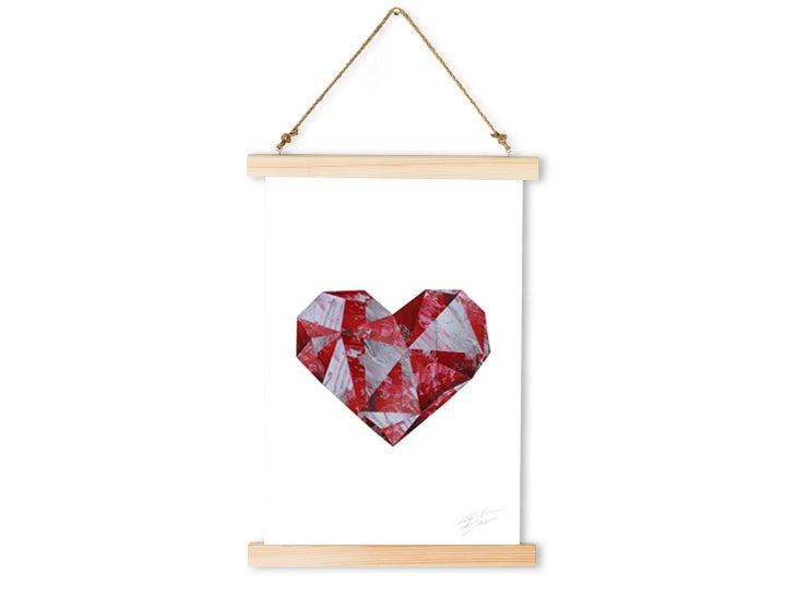 Геометриска слика на платно со мотив Love under Construction, срце во бело-црвено нијанси, љубов и минимализам, погоден за дневна соба | Висечко платно за ѕид Love under Construction – главна
