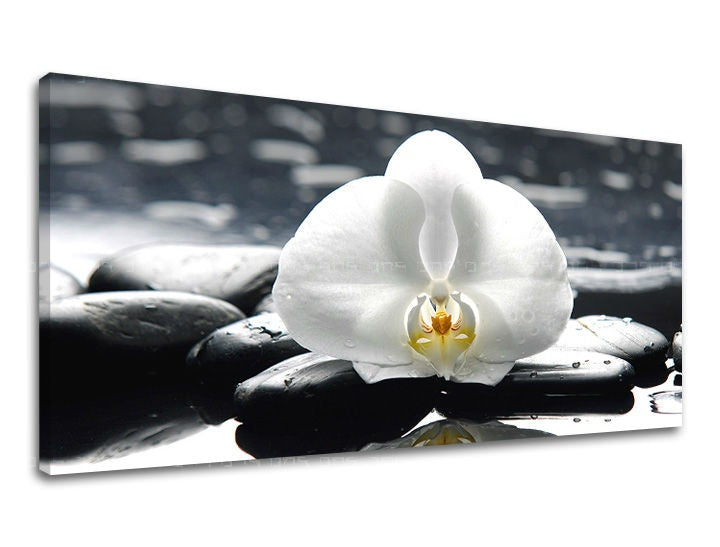 Класична слика на платно со мотив ПАНОРАМА FENG SHUI, фенг шуи, пејзаж, природа во сино-сиво нијанси, мирна атмосфера, погоден за дневна соба – главна
