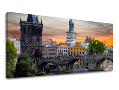 Винтиџ слика на платно со мотив Panoráma ГРАД PRAHA, Praha, архитектура, пејзаж, градски мотив во виолетово-портокалово нијанси, погоден за канцеларија – главна
