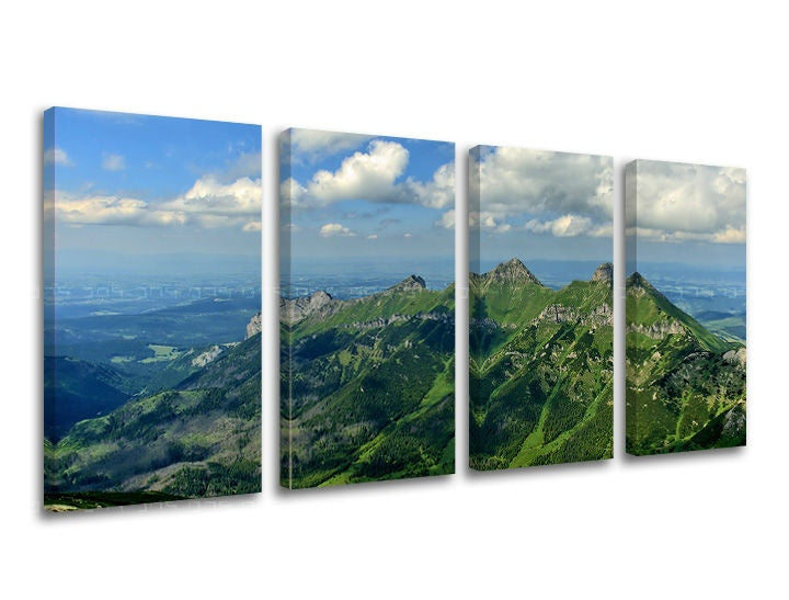 Класична слика на платно со мотив СЛОВАЧКА, небо, облаци, пејзаж, словачки мотив во бело-сино нијанси, мирна атмосфера, повеќеделна изведба – главна