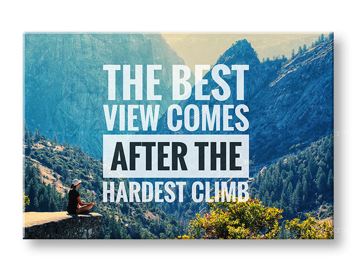 Модерна слика на платно со мотив The best view comes, шума, мотивациски цитат во бело-црно нијанси, природа и внатрешен мир, погоден за канцеларија – главна
