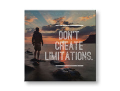 Во бохо стил слика на платно со мотив Don´t create limitations, океан, залез на сонце, море и плажа, мотивациски цитат во бело нијанси, погоден за канцеларија – главна
