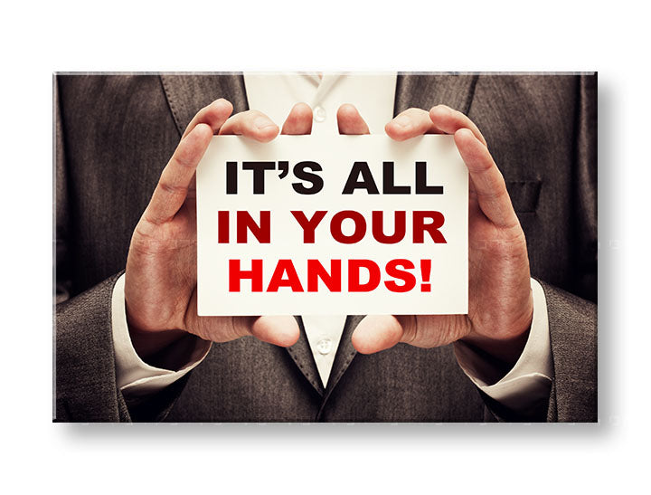 Арт деко слика на платно со мотив Its all in your hands, мотивациски цитат во бело-црвено нијанси, погоден за канцеларија | Мотивациска слика за ѕид Its all in your hands_001 – главна