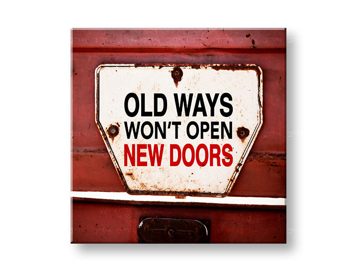 Винтиџ слика на платно со мотив Old ways, мотивациски цитат во бело-црвено нијанси, погоден за канцеларија | Мотивациска слика за ѕид Old ways_002 – главна