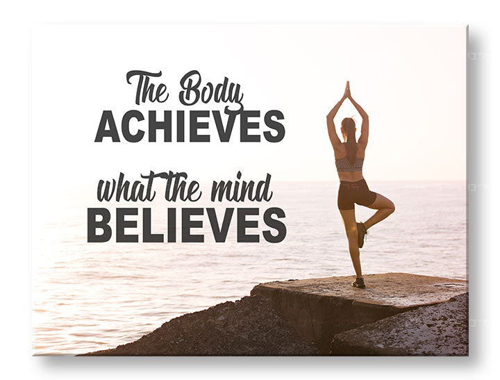 Модерна слика на платно со мотив The body achieves, океан, мотивациски цитат во црно нијанси, мирна атмосфера, внатрешен мир | Мотивациска слика за ѕид The body achieves_001 – главна