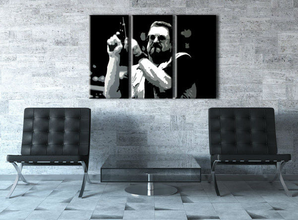 Поп арт слика на платно со мотив Big Lebowski во бело-сиво нијанси закачена во ентериер на дневна соба, интензивна атмосфера, сила и моќ | Рачно насликана POP Art слика Big Lebowski – ентериер, поглед 2