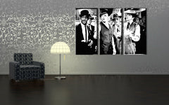 Поп арт слика на платно со мотив Rat Pack, природа во бело-црвено нијанси закачена во ентериер на дневна соба, носталгична атмосфера, музичка историја – ентериер, поглед 3