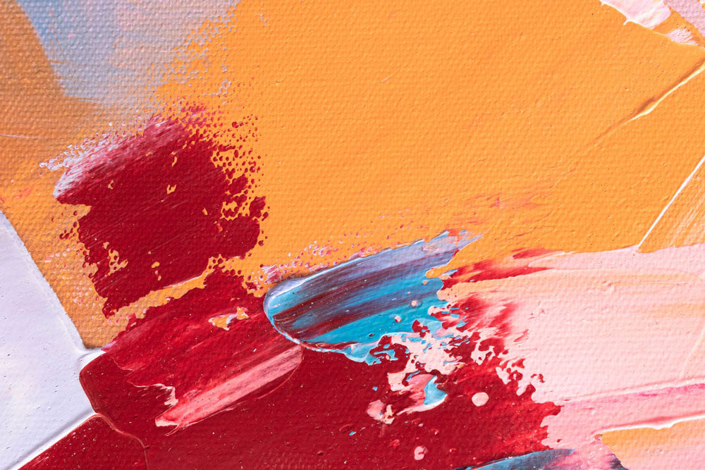 Рачно насликана слика на платно со мотив славна личност во виолетово-сино нијанси, енергична атмосфера, градски живот и размислување, погоден за канцеларија – производ, поглед 4