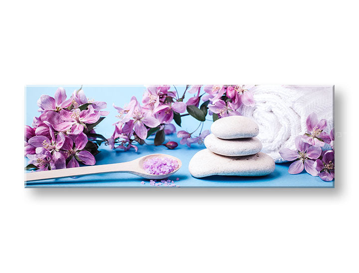 Класична слика на платно со мотив FENG SHUI, цвеќиња, природа во бело-виолетово нијанси, мирна атмосфера, пролетна атмосфера и природа, погоден за дневна соба – главна