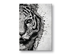 Модерна слика на платно со мотив TIGER 001, тигар, пејзаж во бело-сиво нијанси, интензивна атмосфера, природа и сила, погоден за работна соба – главна