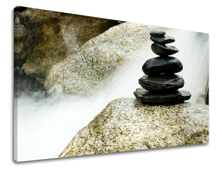 Класична слика на платно со мотив FENG SHUI, водопад, магла, архитектура, детски мотив во бело-сиво нијанси, мирна атмосфера, погоден за дневна соба – главна
