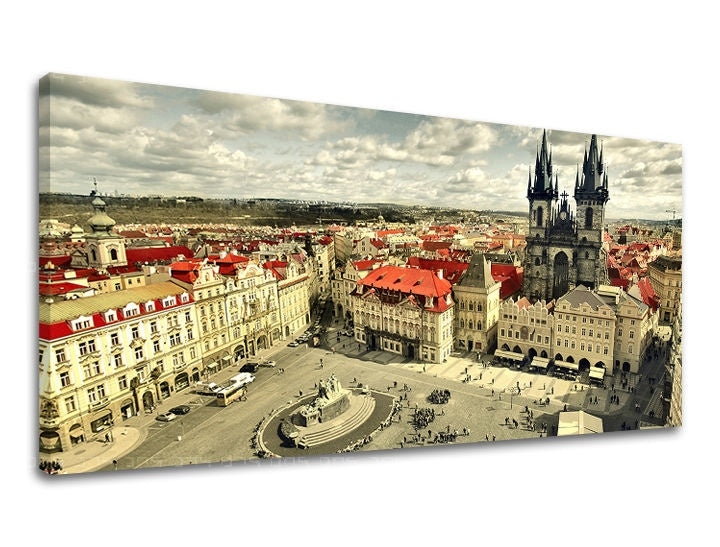 Класична слика на платно со мотив Panoráma ГРАД PRAHA, архитектура, градски мотив, религиозен мотив во беж-црвено нијанси, погоден за работна соба – главна