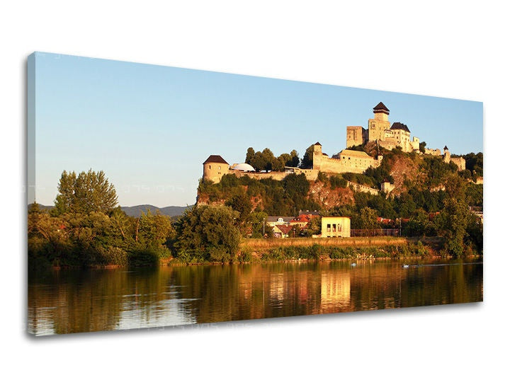 Класична слика со мотив ПАНОРАМА СЛОВАЧКА, замок, река во сино-зелено нијанси | Слика за ѕид ПАНОРАМА СЛОВАЧКА, природа – преглед